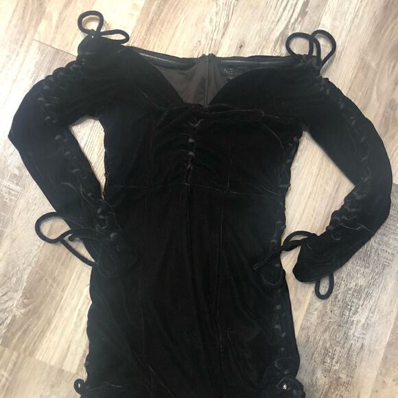 REVOLVE NBD Olivia Velvet Lace Up Off Shoulder Mini Dress Size XXS - Picture 5 of 12